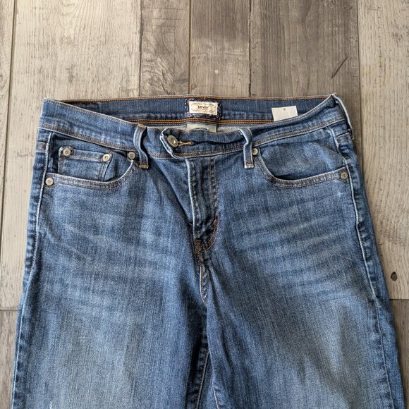 Levi's, Capri Stretch Denim Shorts, Sz 6 - Picture 3 of 10